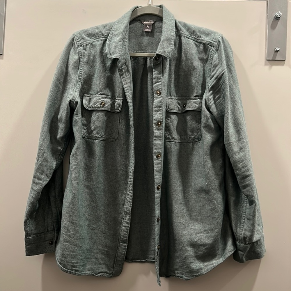 Eddie Bauer long sleeve green flannel shirt button down
